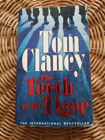 Tom clancy.  Jack ryan en anglais