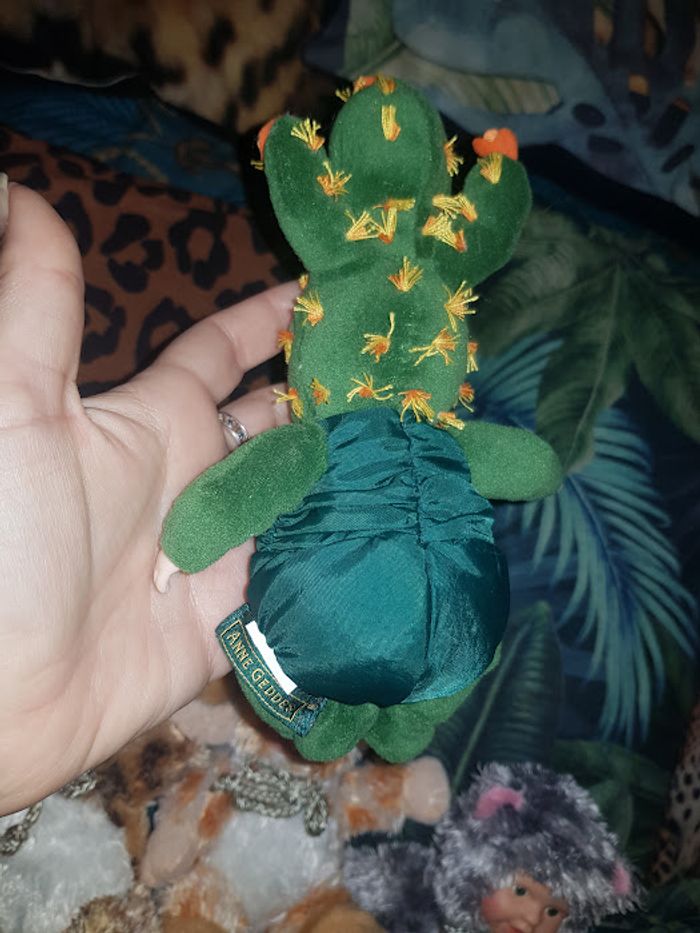 Lot Bébé poupée peluche collection vintage déguisé lapin chat mouton + Anne Geddes cactus - photo numéro 5