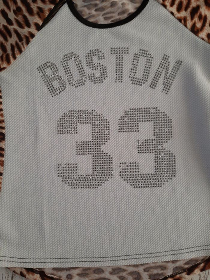 T-shirt BOSTON 33 avec de magnifique strass - photo numéro 2