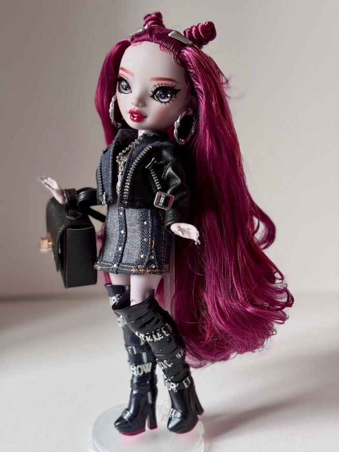 Scarlet shadow High Rainbow High - photo numéro 3