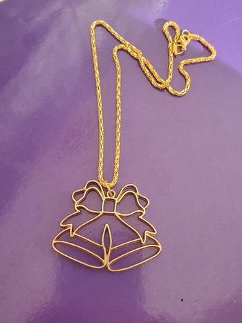 Collier dore pendentif clochettes de noel