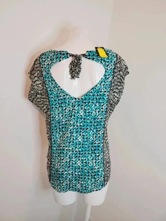 Belle blouse Miss Captain taille 38 - photo numéro 5