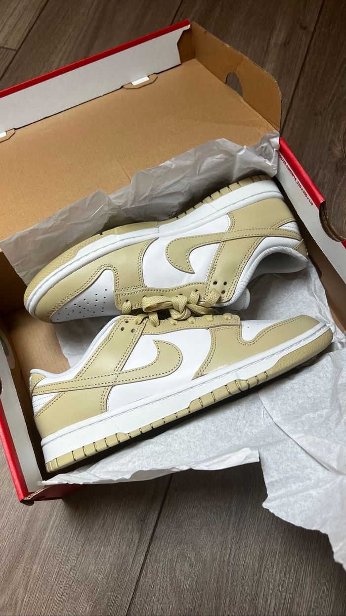Baskets Nike dunk low gold