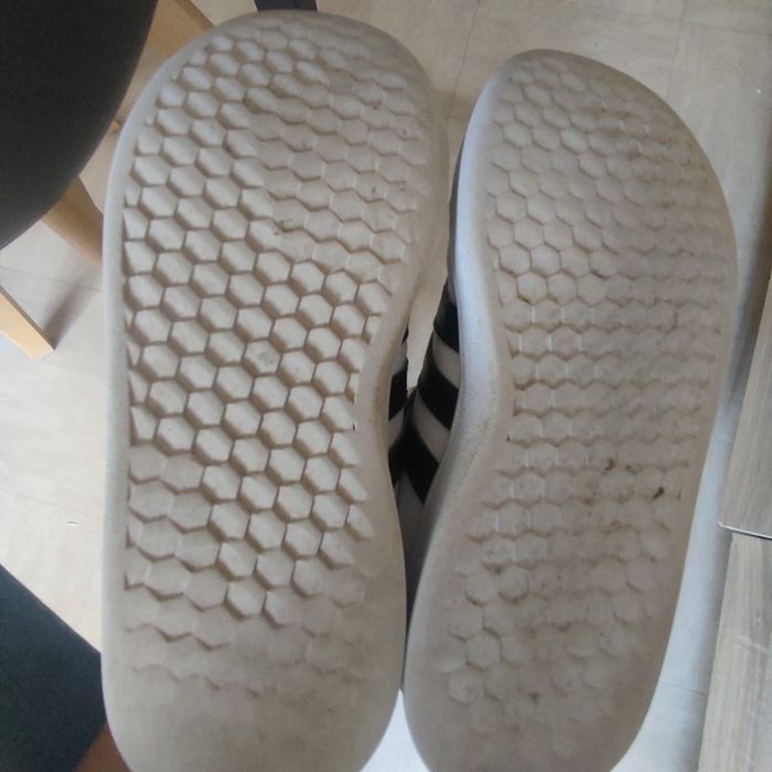 Basket adidas taille 30 - photo numéro 6