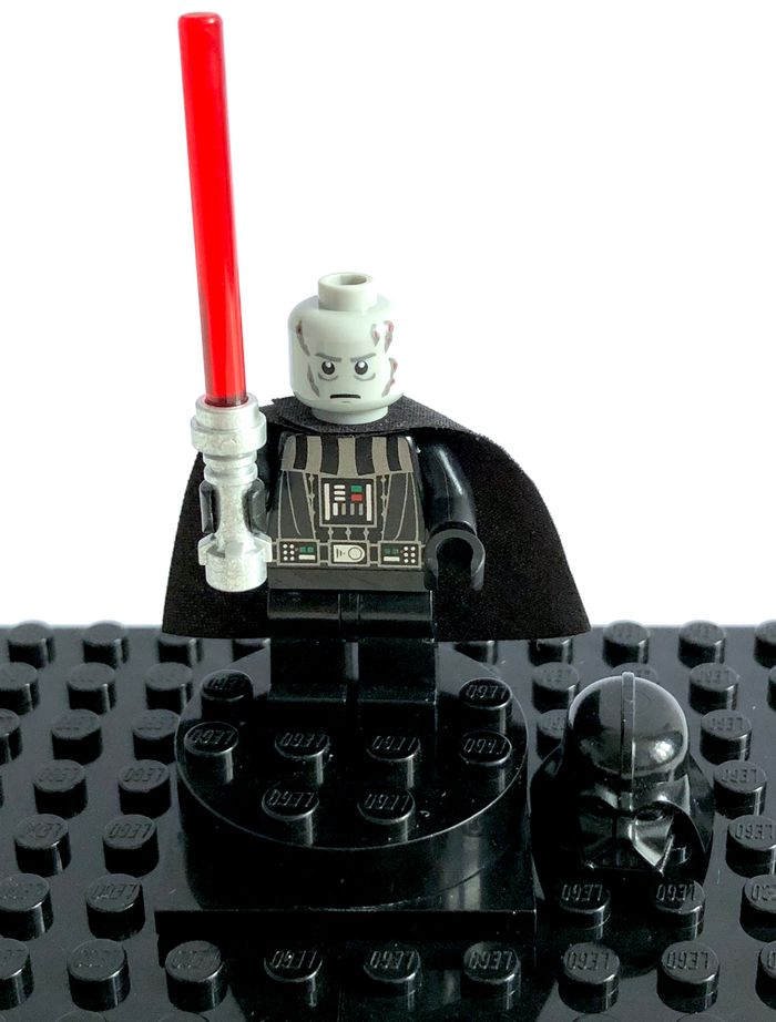 LEGO Star Wars - Darth Vader, white pupils - photo numéro 7