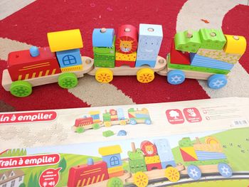 Train en bois à emboiter