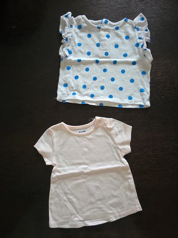 2 tee-shirts kiabi en 6 mois
