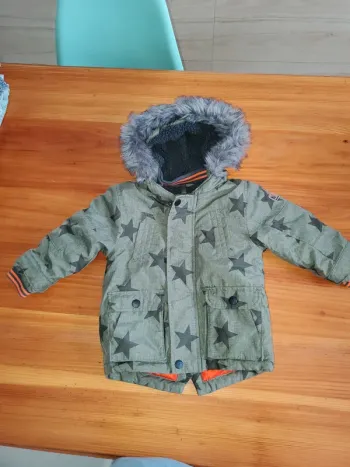 Manteau chaud hiver étoiles kaki next 9 12mois
