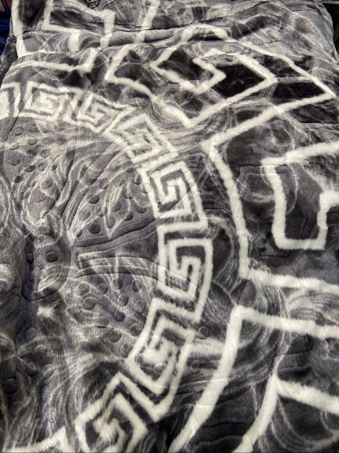 Couette 2 personnes épaisse et chaude - photo numéro 2