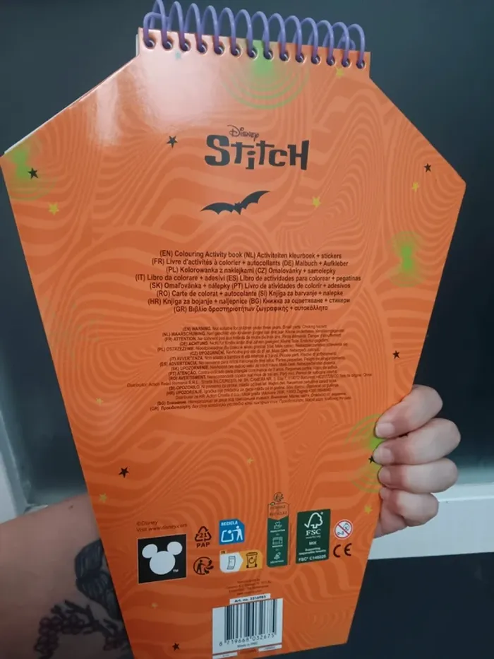 Livre d’activités Disney Stitch Halloween - photo numéro 2
