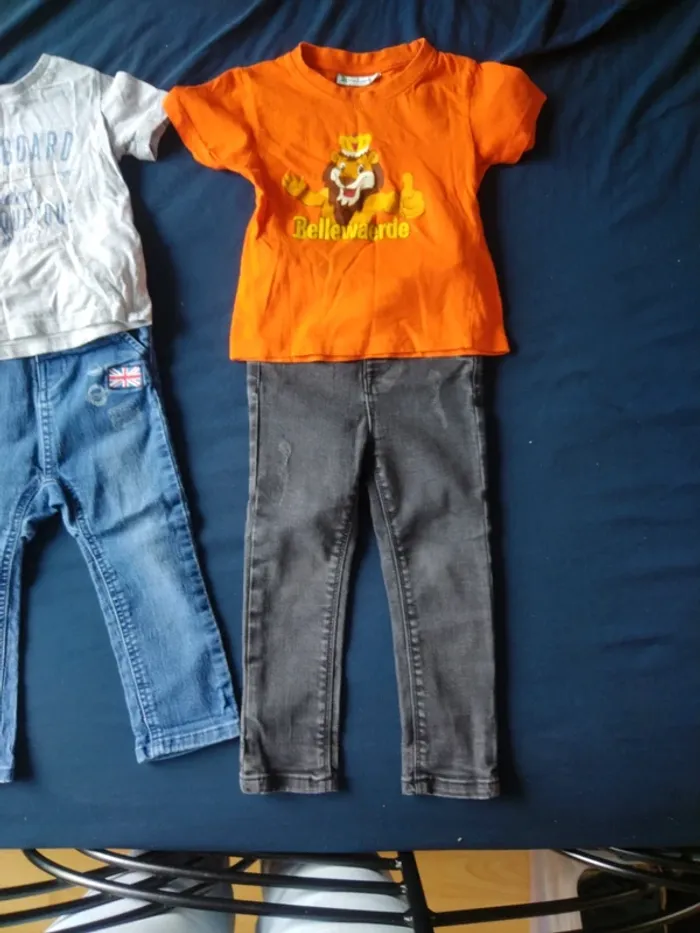 Lot de 2 jeans +2 t shirts - photo numéro 3