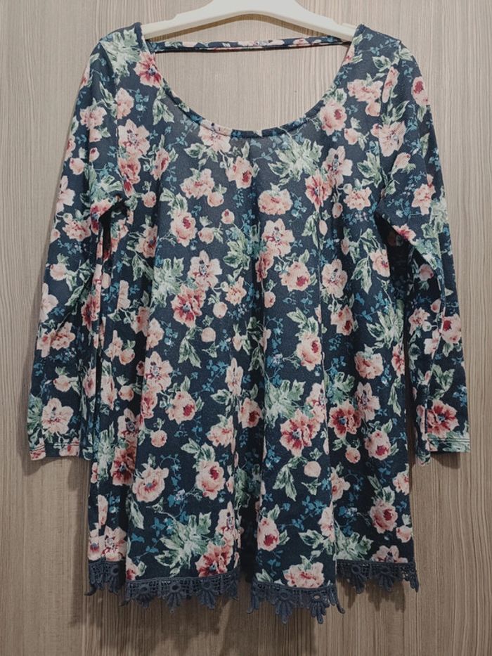Blouse de chez pull Bear fleuries