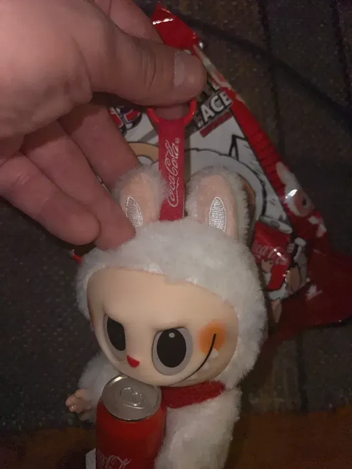 Labubu Coca-Cola officiel édition limitée très rare - photo numéro 8