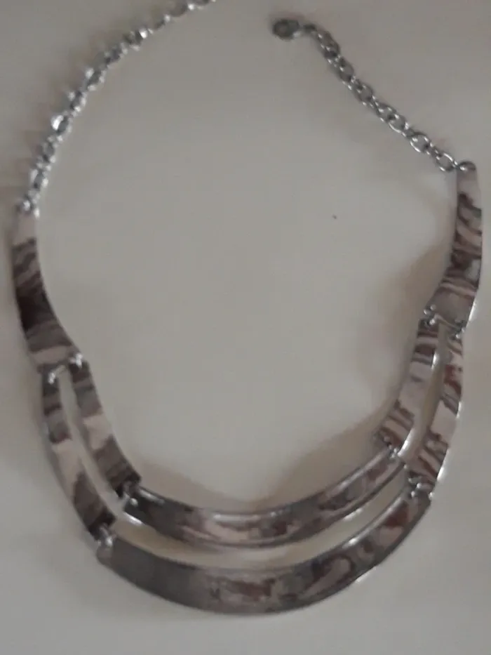 Collier ras de cou argenté semi rigide - photo numéro 5