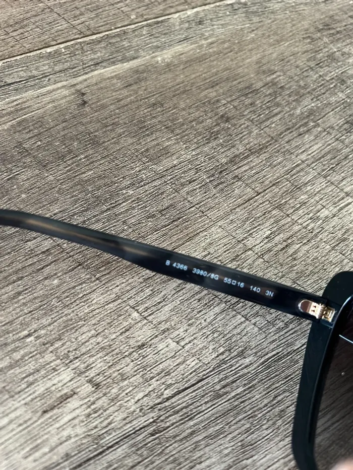 Lunette de soleil Burberry - photo numéro 4