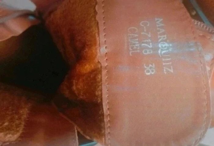Jolie Bottines en taille 38 couleur camel petit talon - photo numéro 5