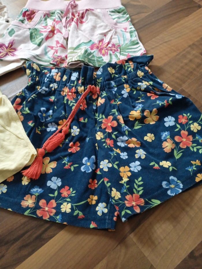 Lot 4 shorts 4 ans - photo numéro 3