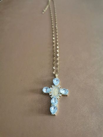 Collier et pendentif spirituel croix chrétienne et ste 6