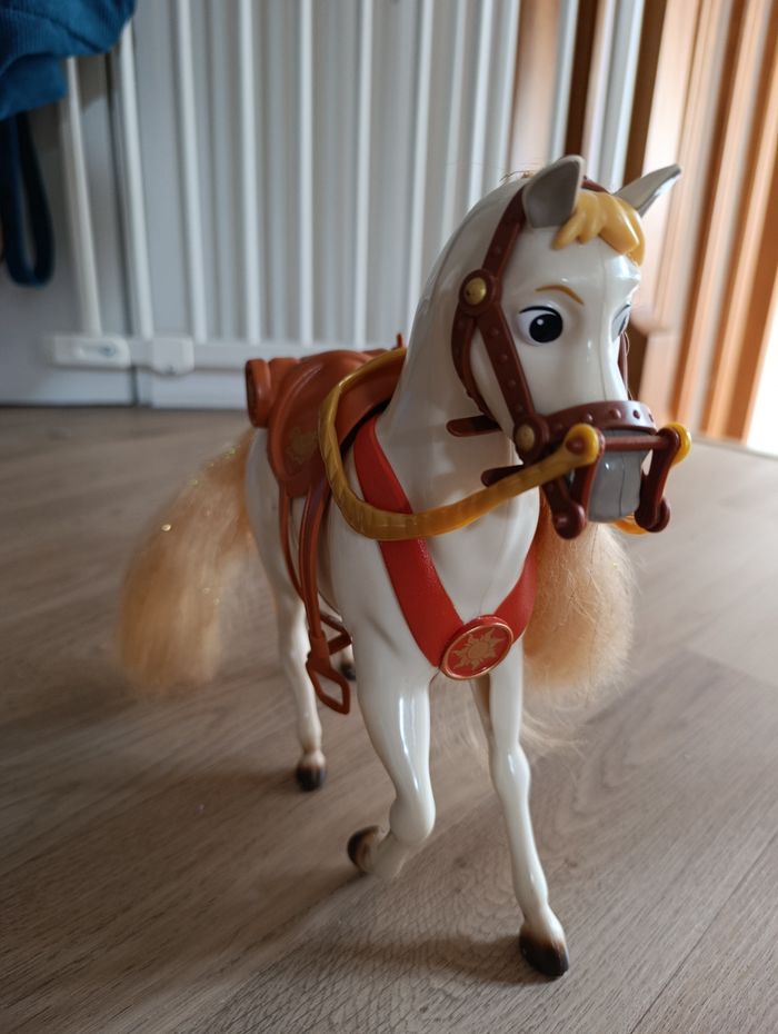 Cheval maximus de raiponce Disney - photo numéro 2