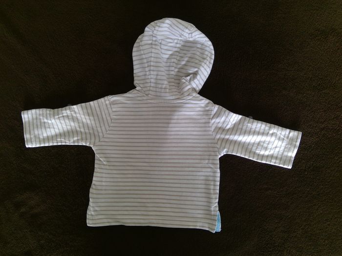 Sweat à capuche 3 mois - photo numéro 2