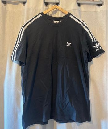 Tee-shirts Adidas 