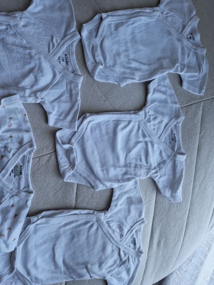 Lot 5 bodys KIABI - photo numéro 2