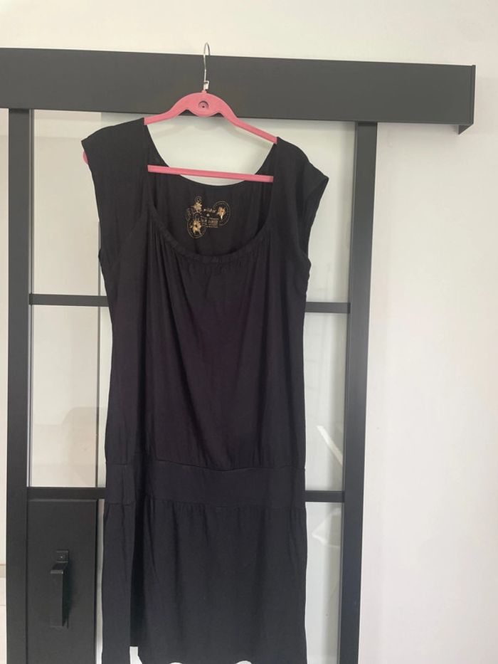 Robe noire - photo numéro 2