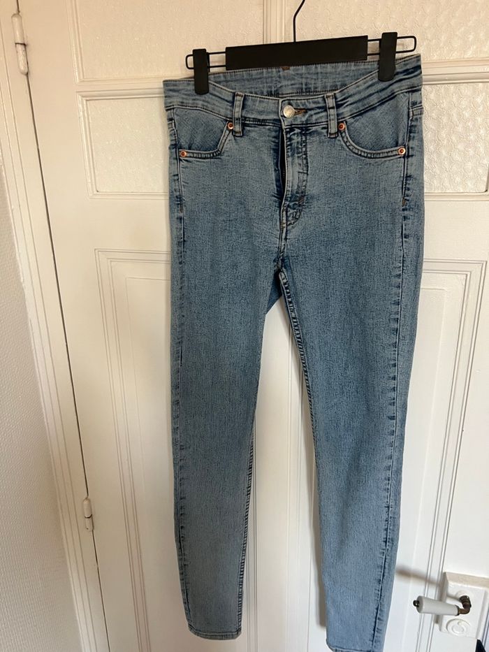 Jean monki bleu taille 27 / 36 - photo numéro 3