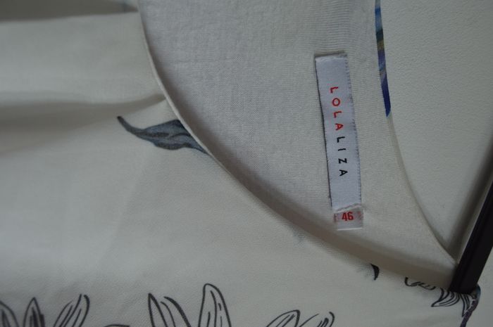 Robe LolaLiza 46 (taille très petit) – imprimé floral sur fond blanc, coupe fluide - photo numéro 2