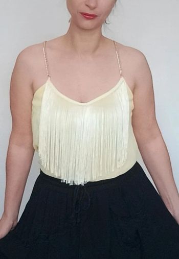 Top satin jaune pastel franges et chaînes S/M