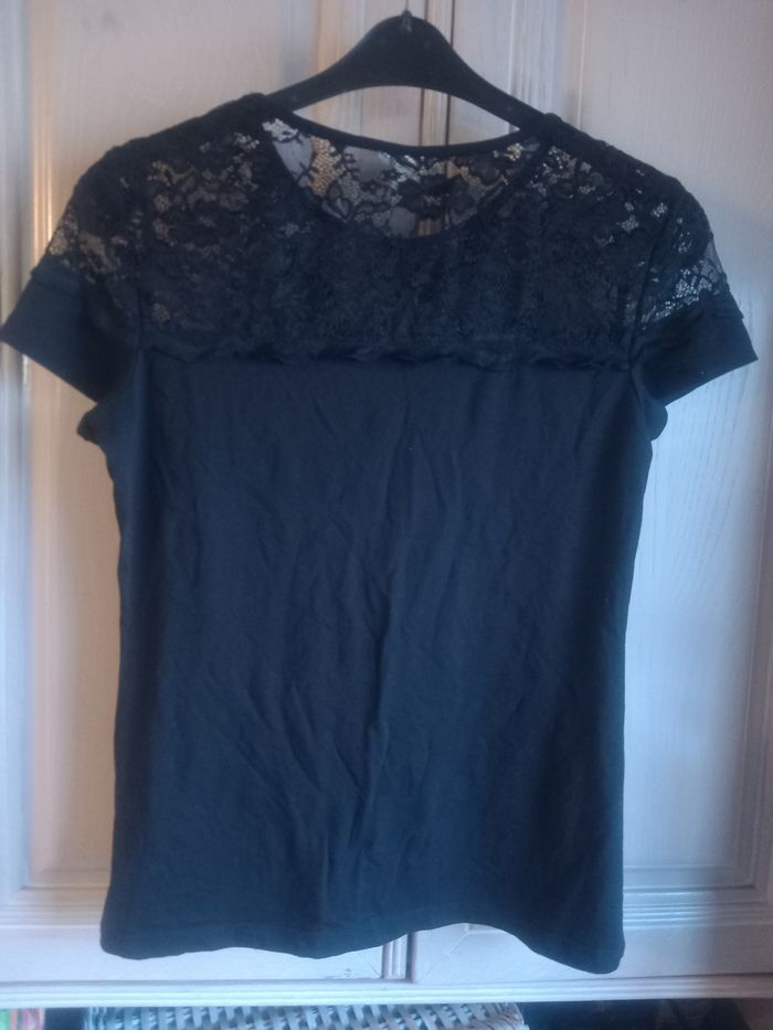 Tee-shirt noir avec dentelle H&M - photo numéro 6