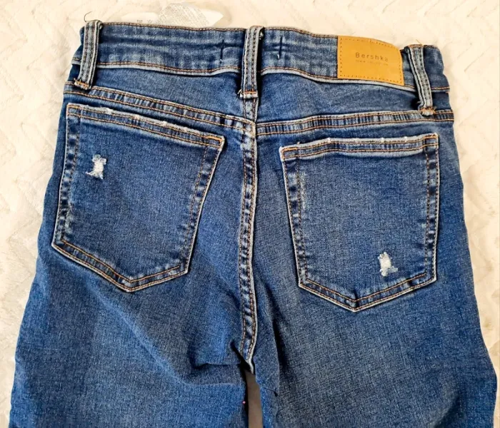 Jeans Bershka taille 34 - photo numéro 3