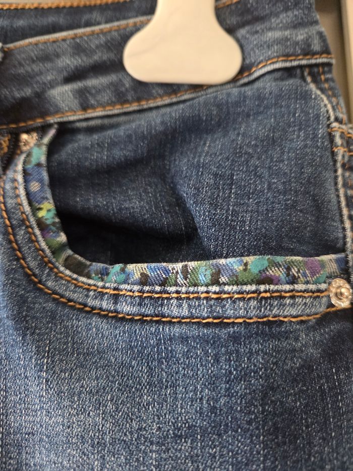 Jean's droit cache cache - photo numéro 4