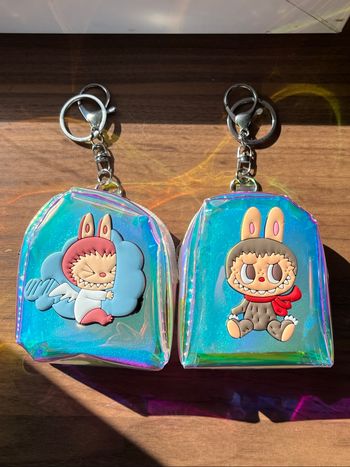 Lot de 2 sacs labubu