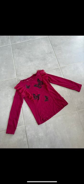 Tee shirt manches longues papillon  8 ans