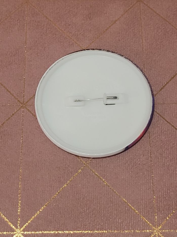 Badge disneyland paris 30 ans - photo numéro 2