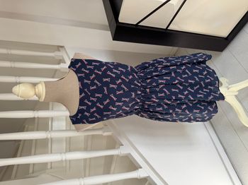 Robe Cache Cache bleue marine à motifs lunettes rouges et élastique à la ceinture