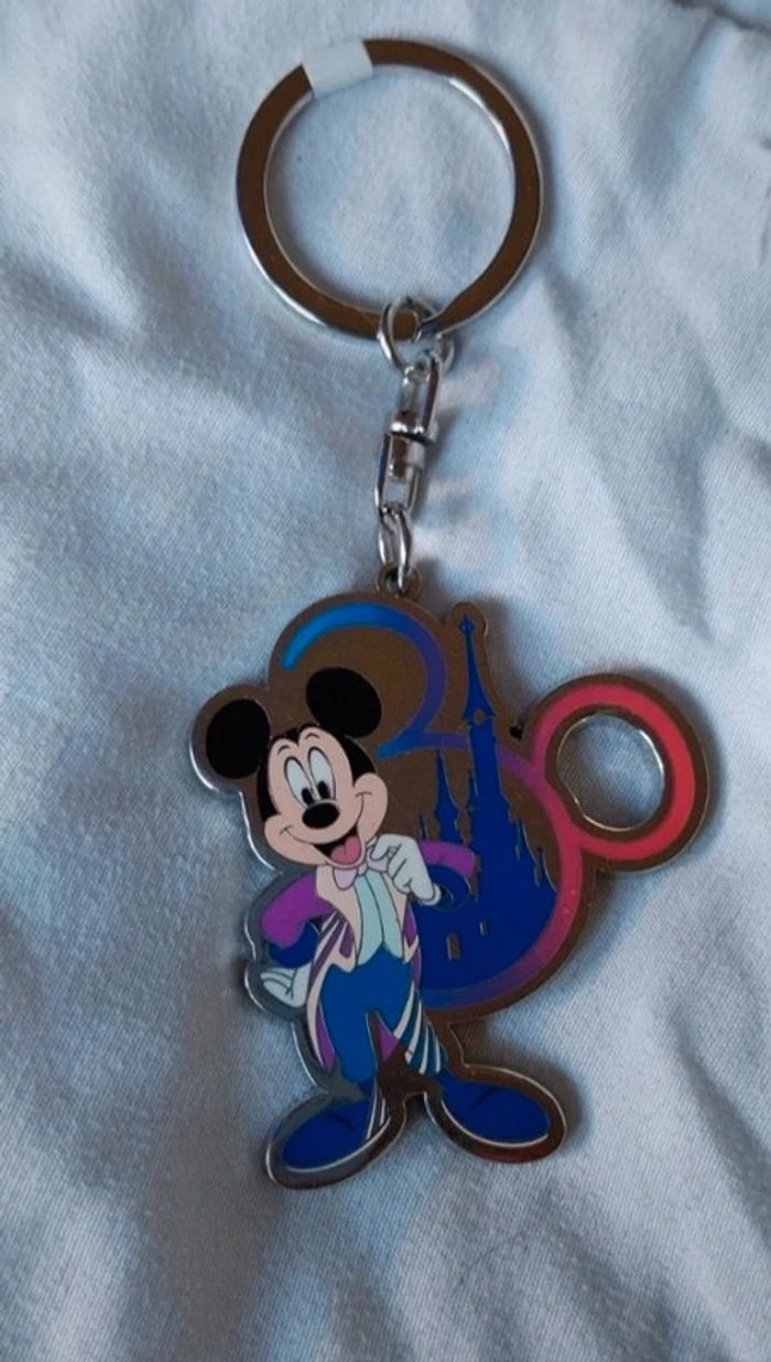 Porte-clés disneyland Paris 30 ans