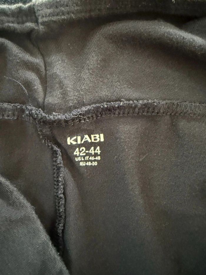 Pantalon femme grossesse maternité  couleur noir taille 42 44 Kiabi très bon état - photo numéro 3