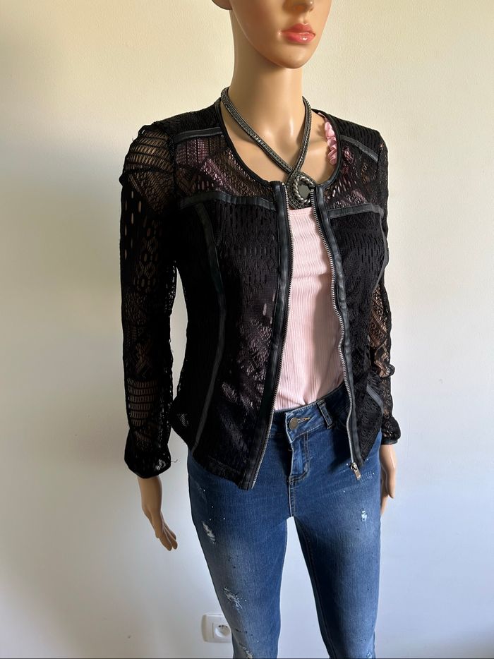 Veste noire en dentelle Primadonna taille S comme neuve - photo numéro 2
