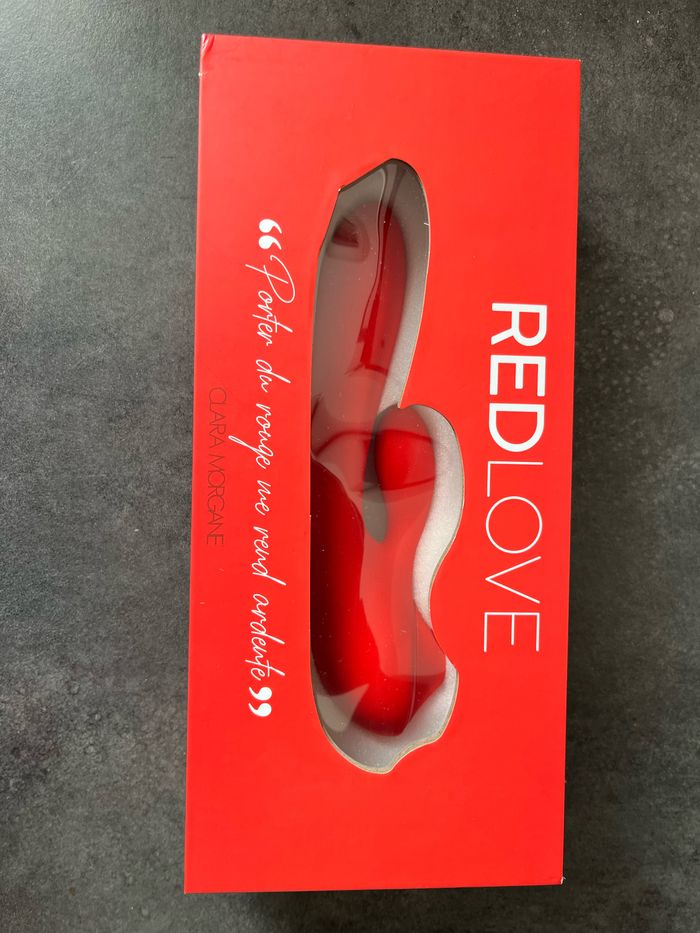 Red love Clara Morgane - photo numéro 2