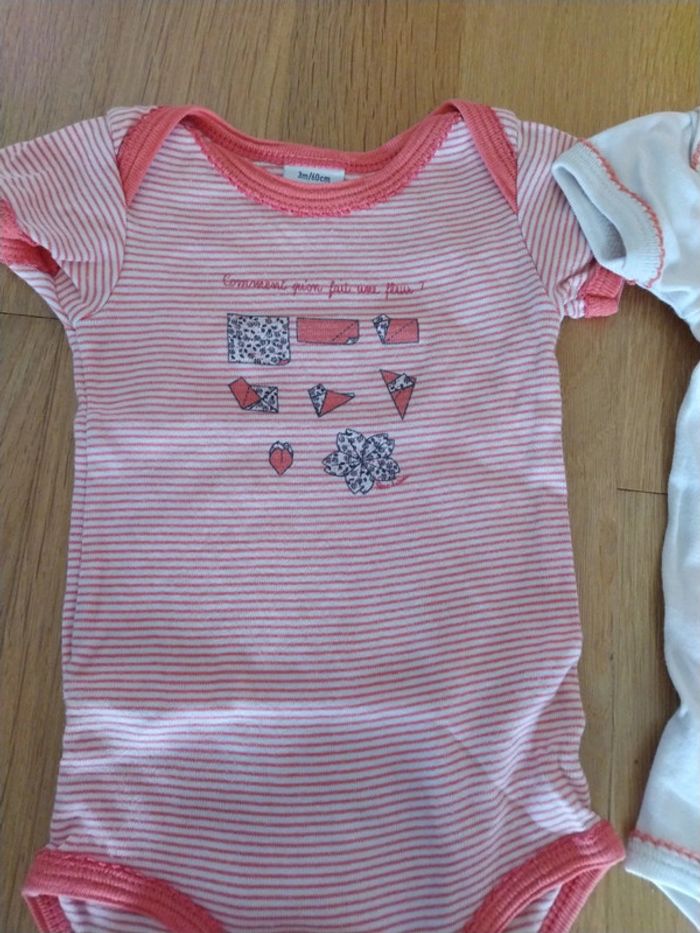 Lot bodies petit bateau 3 mois - photo numéro 2