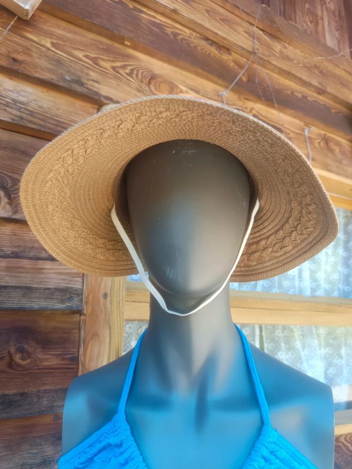 Chapeau neuf et ajustable - photo numéro 3