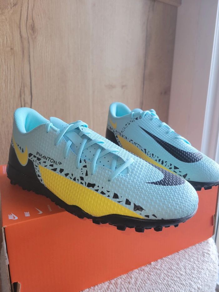 Crampons Foot Nike T 39 - photo numéro 2