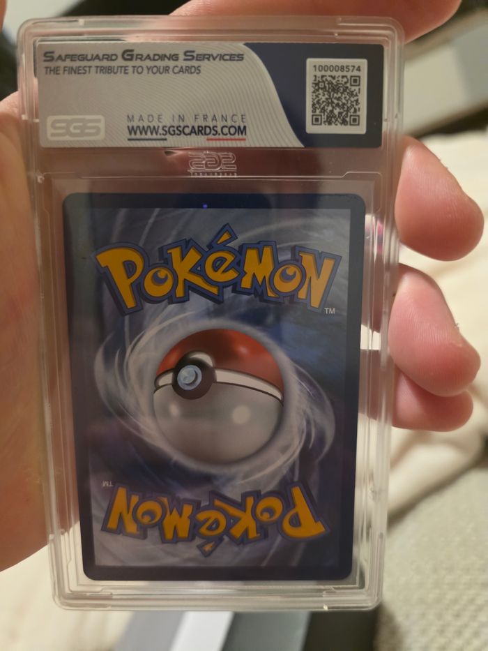 Carte Pokémon grader 9.5 magicarpe brillant célébration 66/64 - photo numéro 2