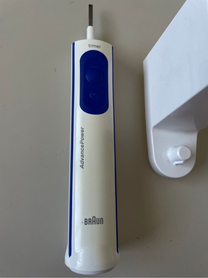 Brosse à dents électrique - photo numéro 2