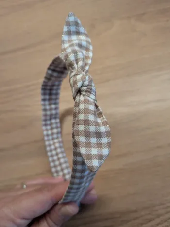 Serre tête cache cache au parc vichy