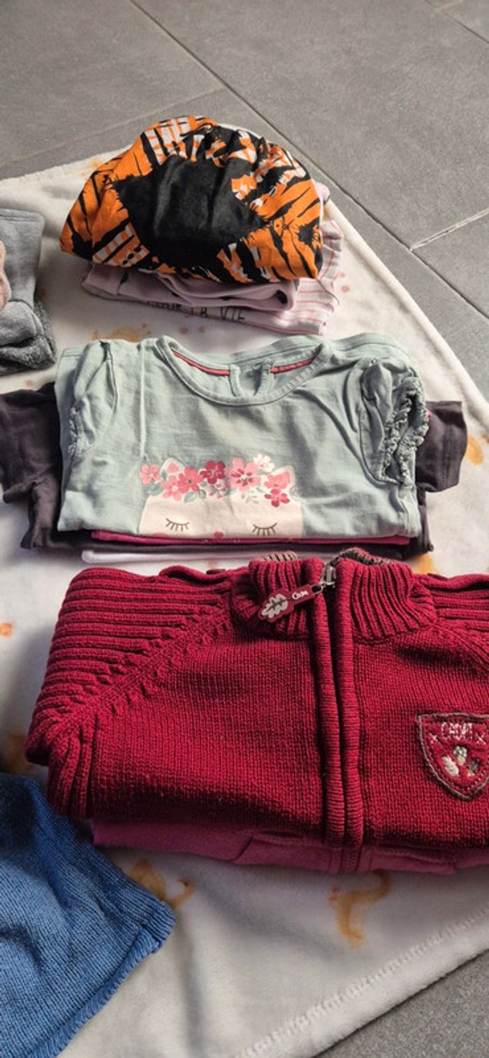 Lot vêtements fille 12 mois - photo numéro 3