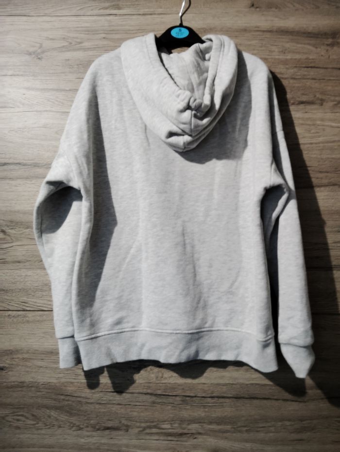 Pull avec capuche - photo numéro 2