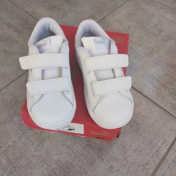 Baskets puma neuves blanches pointure 26